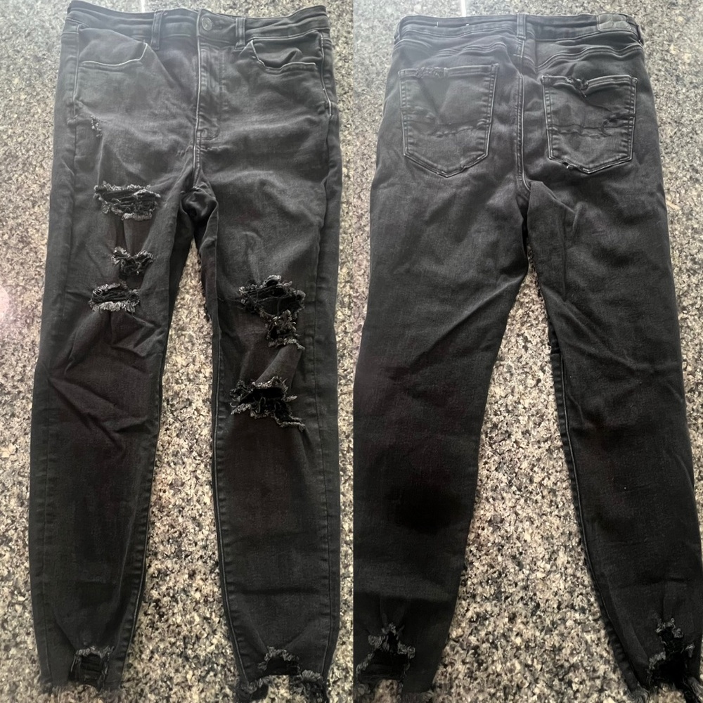 Black Distressed Women’s Super Hi-Rise Jeggings Crop from American Eagle Sz 12R